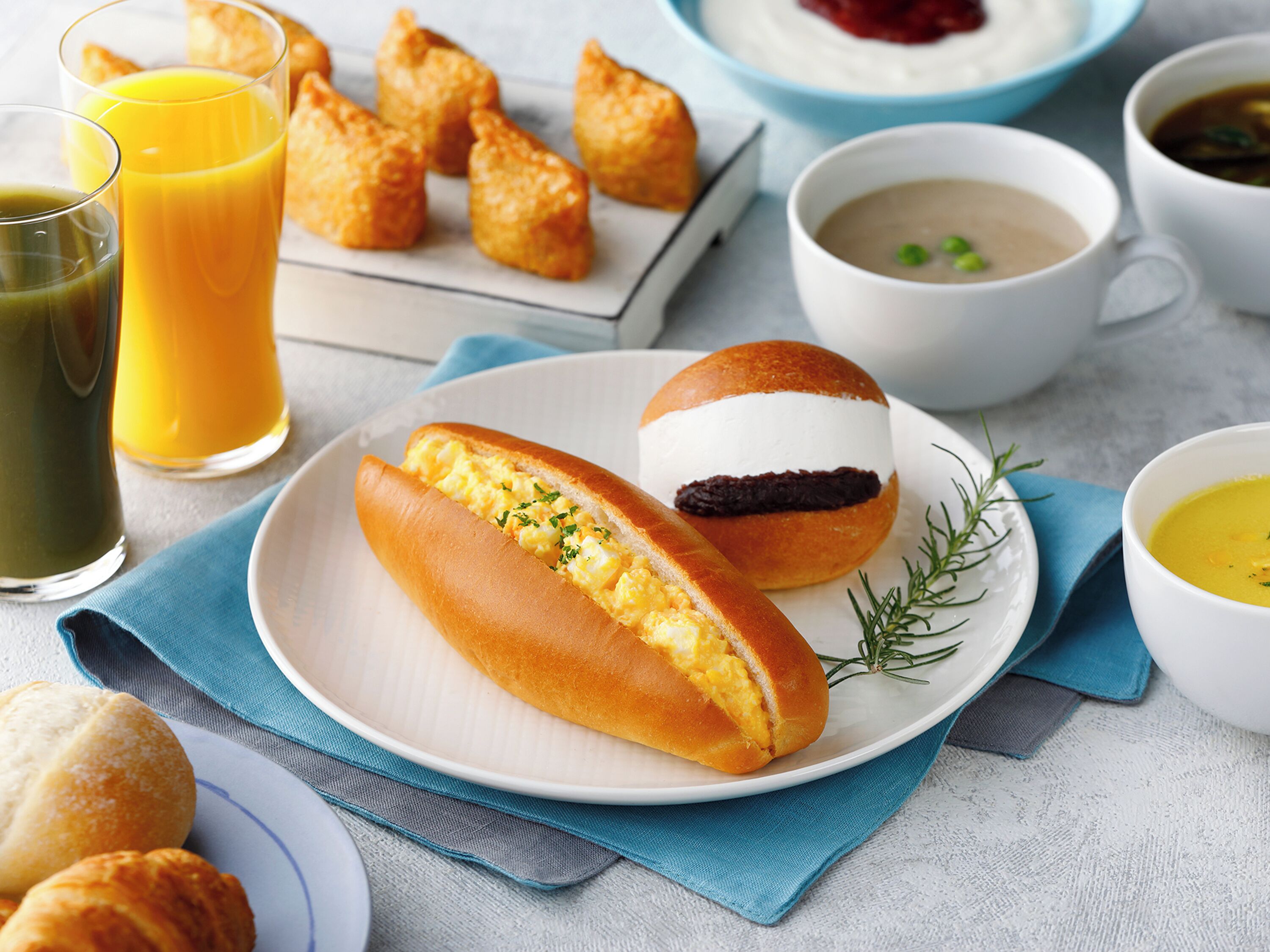 free daily self-service breakfast