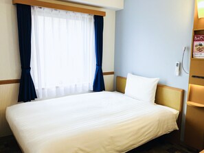 デスク、WiFi (無料)、ベッドシーツ