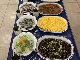 包含每日自助早餐