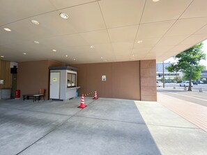 Self parking (JPY 700 per night)