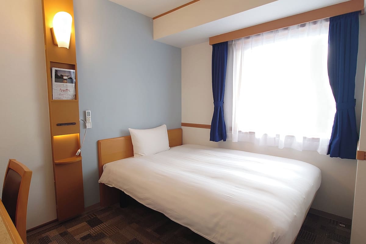 desk, laptop workspace, blackout curtains, free wifi