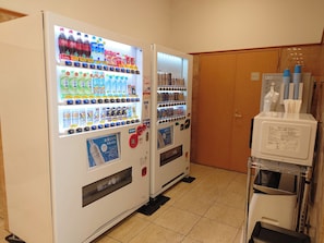 Vending machine - Toyoko Inn Niigata Ekimae (Niigata)