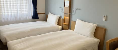 Meja, ruang kerja komputer riba, langsir/tirai gelap terus, Wi-fi