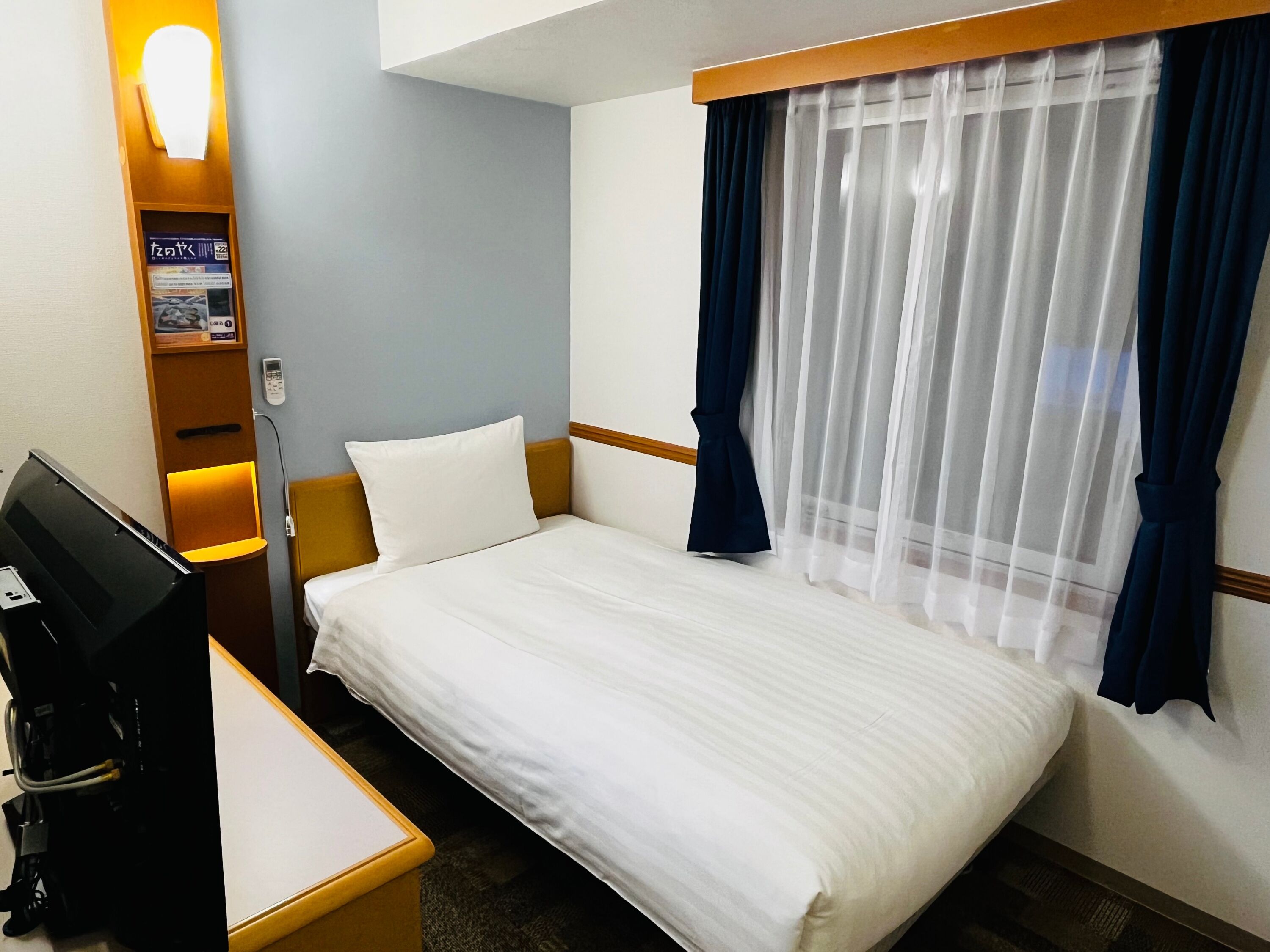 مكتب ومكواة/لوح كي وواي فاي مجانًا وملاءات أسرّة