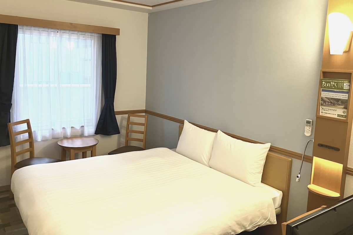 Escrivaninha, ferros/tábuas de passar roupa, Wi-Fi de cortesia