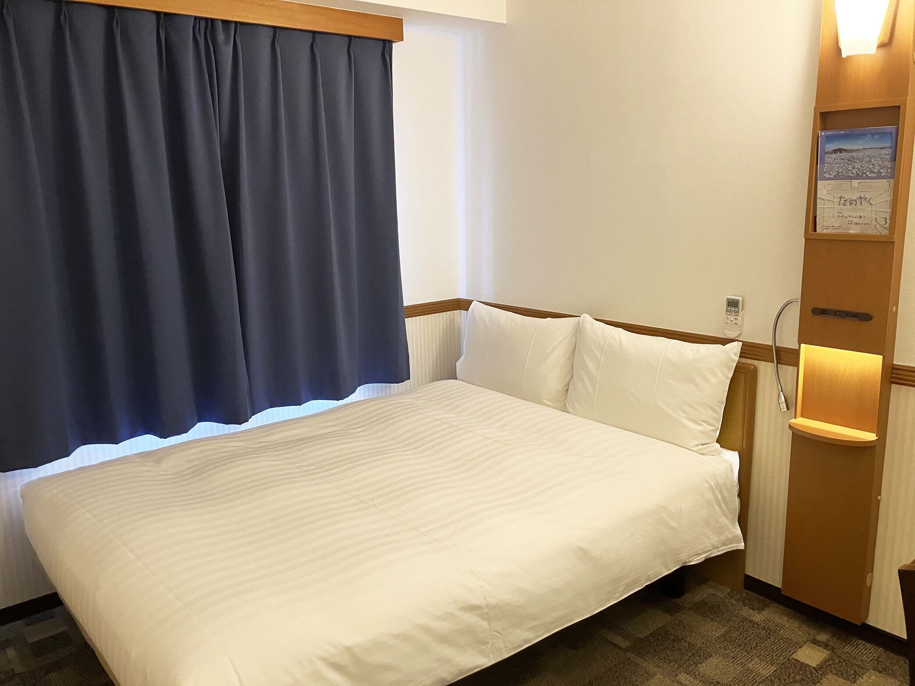 Desk, blackout drapes, free WiFi