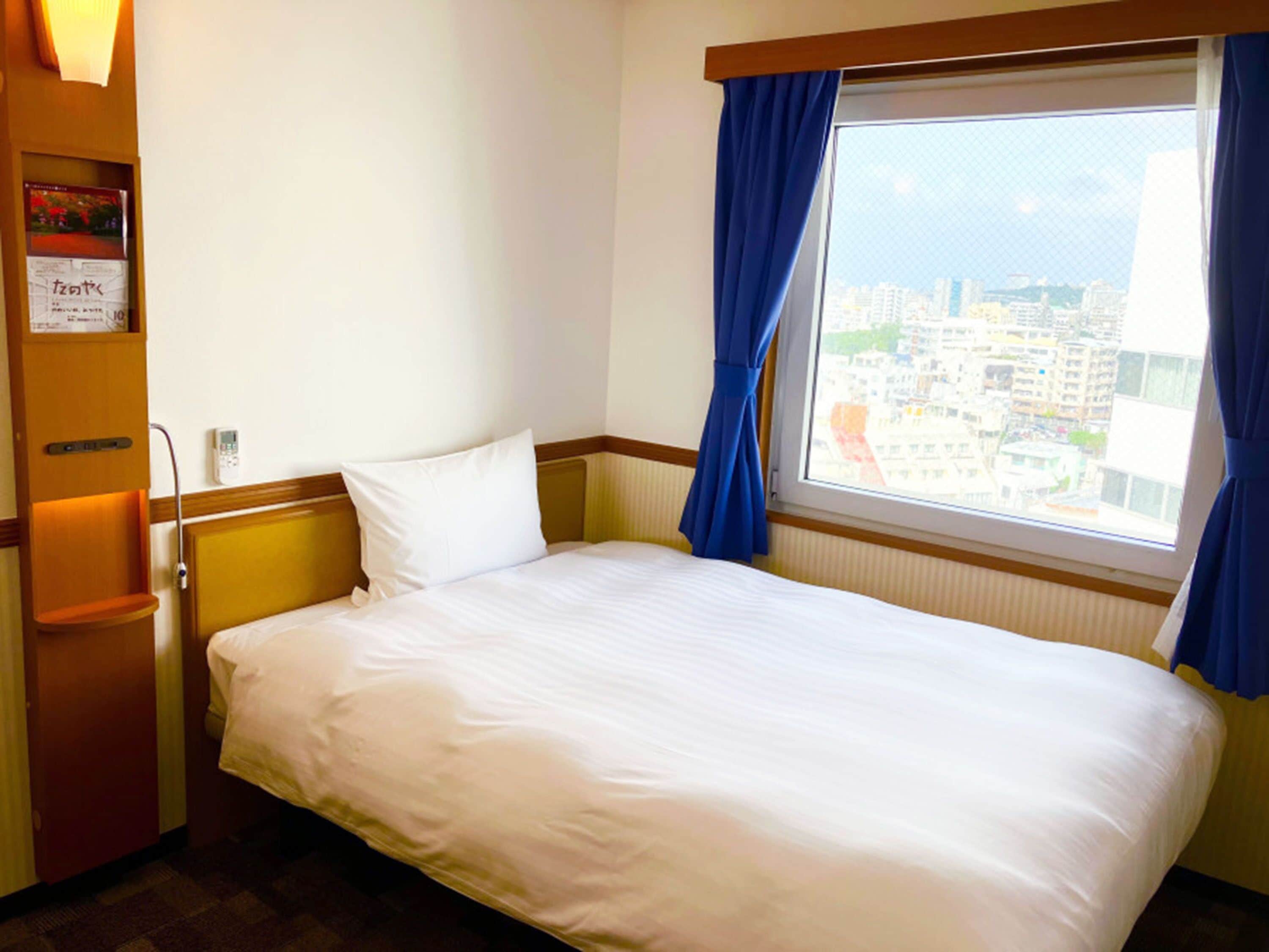 Desk, blackout drapes, free WiFi