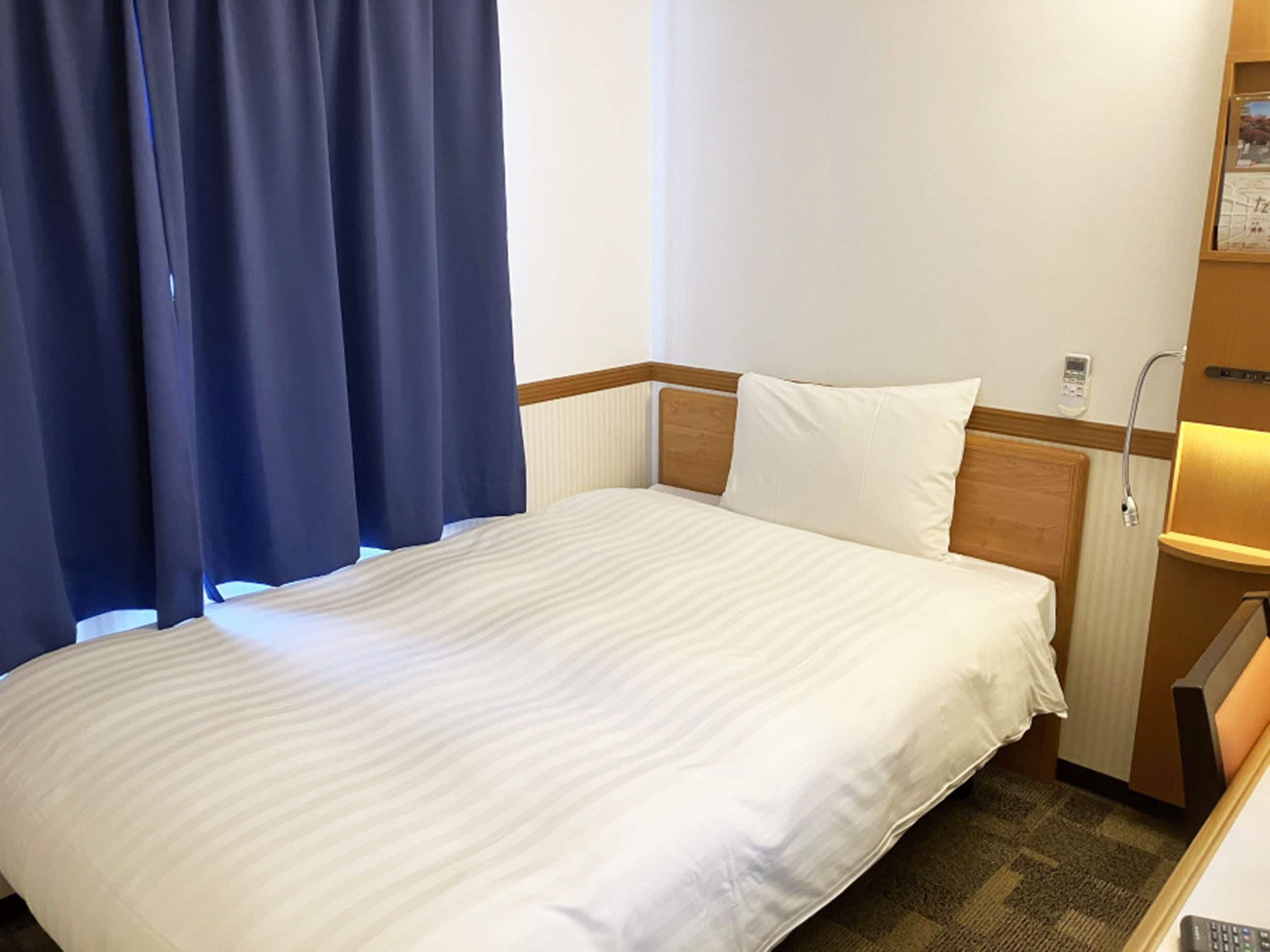 Desk, blackout drapes, free WiFi