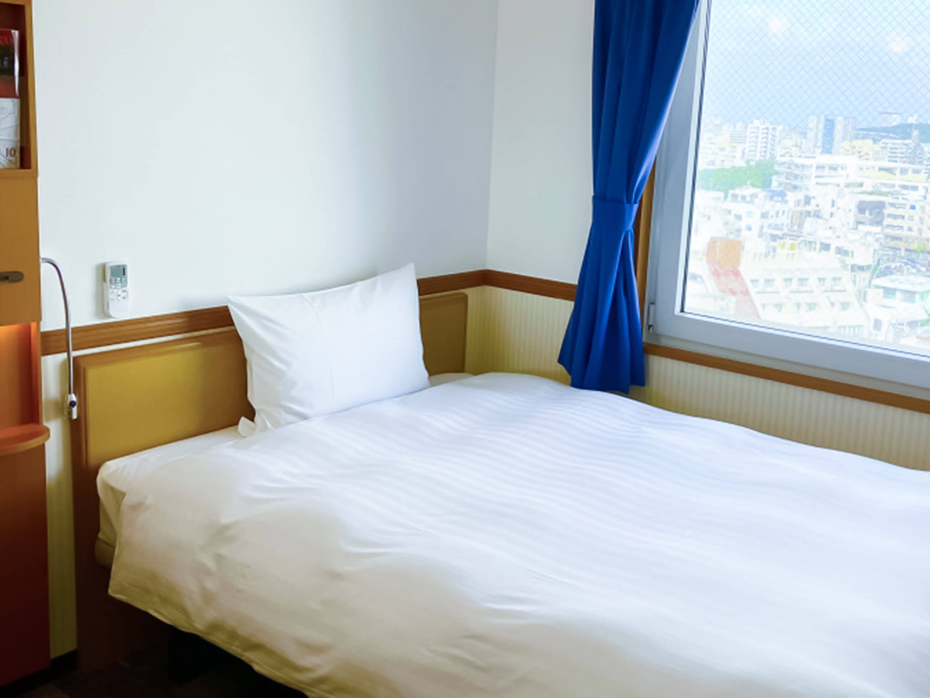 Desk, blackout curtains, free WiFi