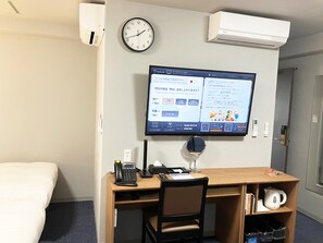 Habitación triple estándar, no fumadores | Escritorio, cortinas opacas, wifi gratis