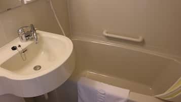 Combined shower/bathtub, rainfall showerhead, slippers, towels