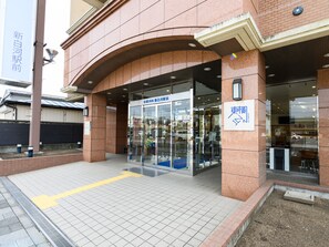 Property entrance - Toyoko Inn Shin Shirakawa Station (Nishigo)