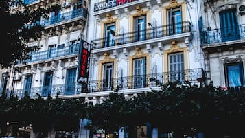 ด้านหน้าที่พัก