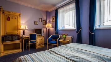 Habitación doble de uso individual | Ropa de cama de alta calidad y caja de seguridad en la habitación