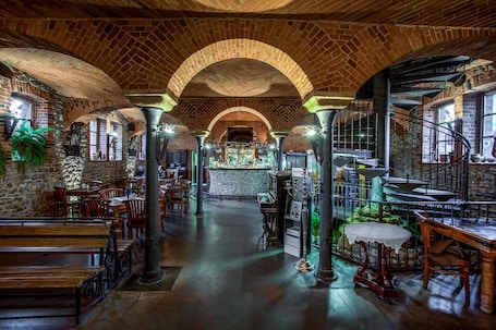 Se sirven almuerzos y cenas, cocina internacional