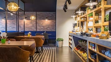 Daily buffet breakfast (EUR 19.90 per person)