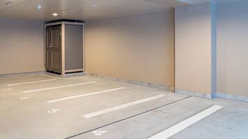 Self parking (JPY 1500 per night)