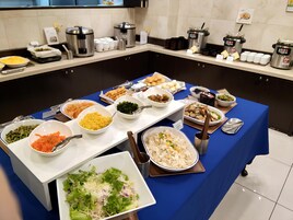 Free daily buffet breakfast