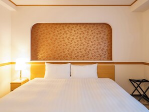 Desk, free WiFi, bed sheets - Toyoko Inn Tokyo Asakusa Kuramae No.1 (Tokyo)