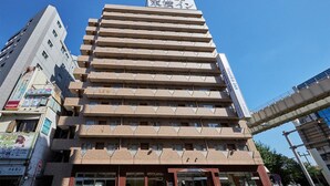 A multi-story hotel with a sign indicating it is a hotel. - Toyoko Inn Chiba Ekimae (Chiba)