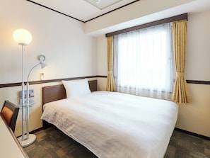Desk, WiFi, bed sheets, wheelchair access