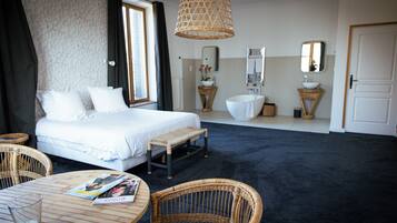 Habitación doble Deluxe | Ropa de cama de alta calidad y ropa de cama