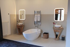 Bathroom - Eclosion Château Hôtel & Restaurant (Saint-Paul en Jarez)