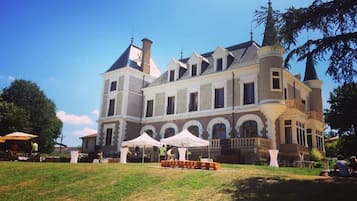 Enceinte de lâhĂ©bergement
