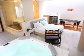 Suite de luna de miel, varias camas | Vistas desde la habitación