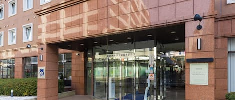 Pintu masuk properti
