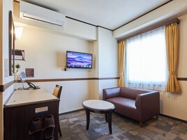 Desk, free WiFi, bed sheets