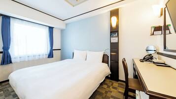 Desk, laptop workspace, free WiFi, bed sheets