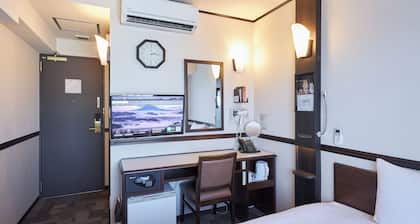 Toyoko Inn Osaka Tsuruhashi Ekimae