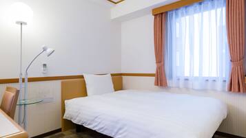 Desk, WiFi, bed sheets