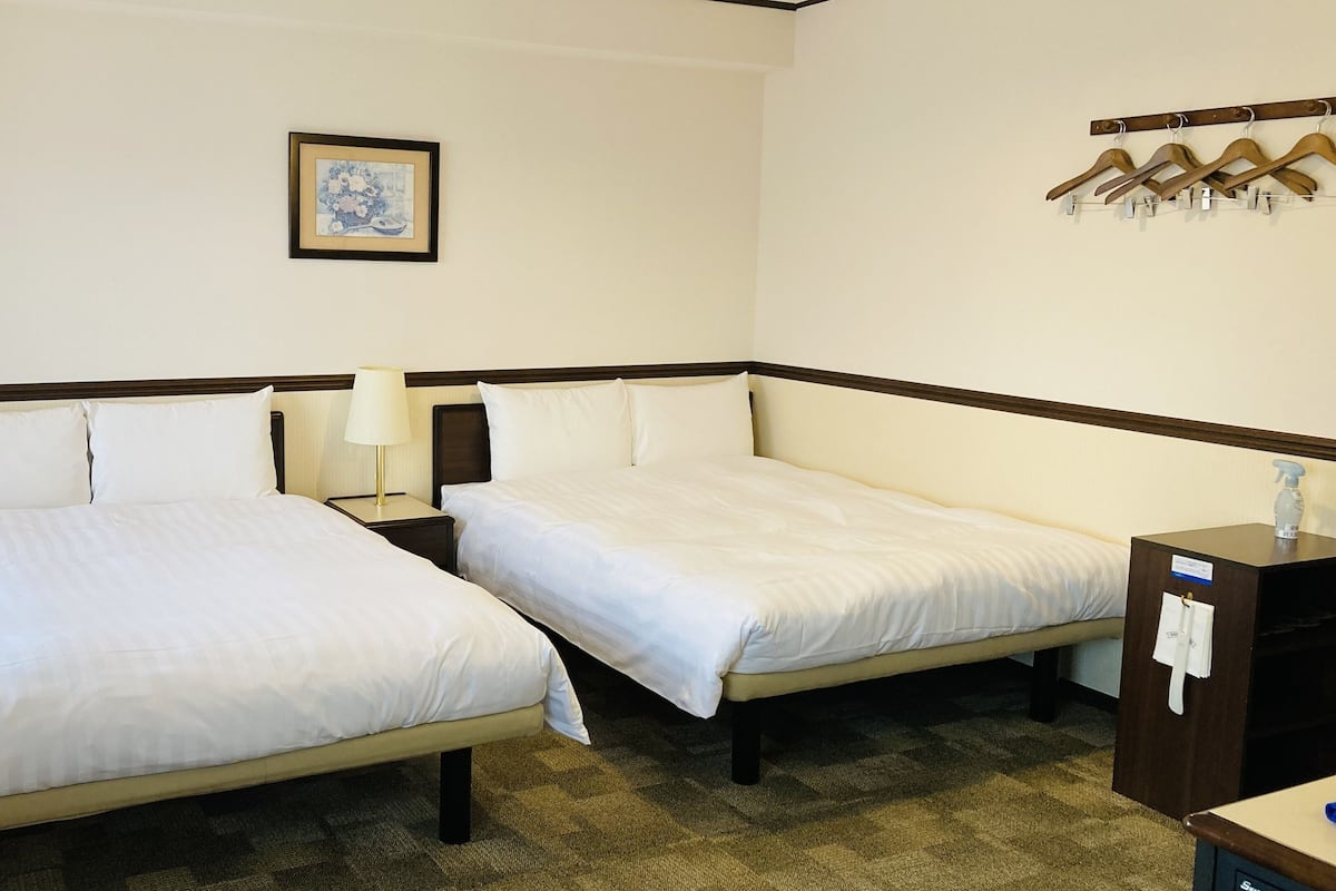 Desk, laptop workspace, free WiFi