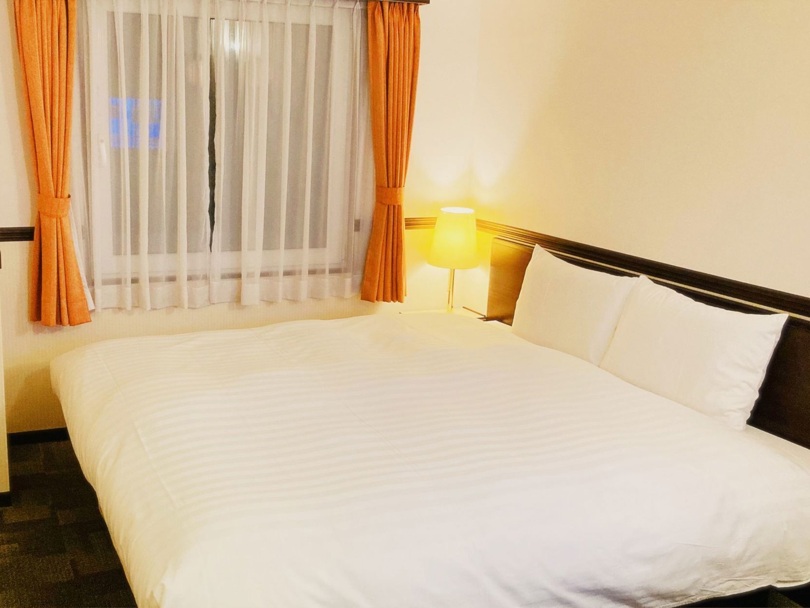 Desk, laptop workspace, free WiFi