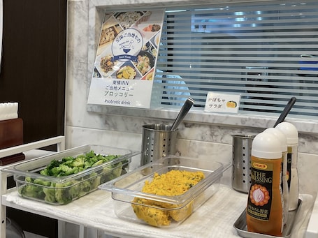 Free daily buffet breakfast