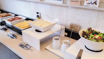Free daily buffet breakfast