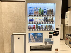 Vending machine - Toyoko Inn Kintetsu Nara Ekimae (Nara)