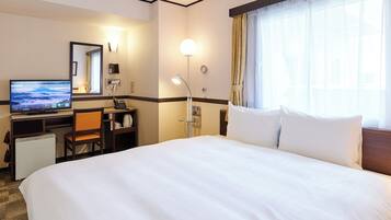 Skrivebord, strykejern/-brett, wi-fi (inkludert) og sengetøy