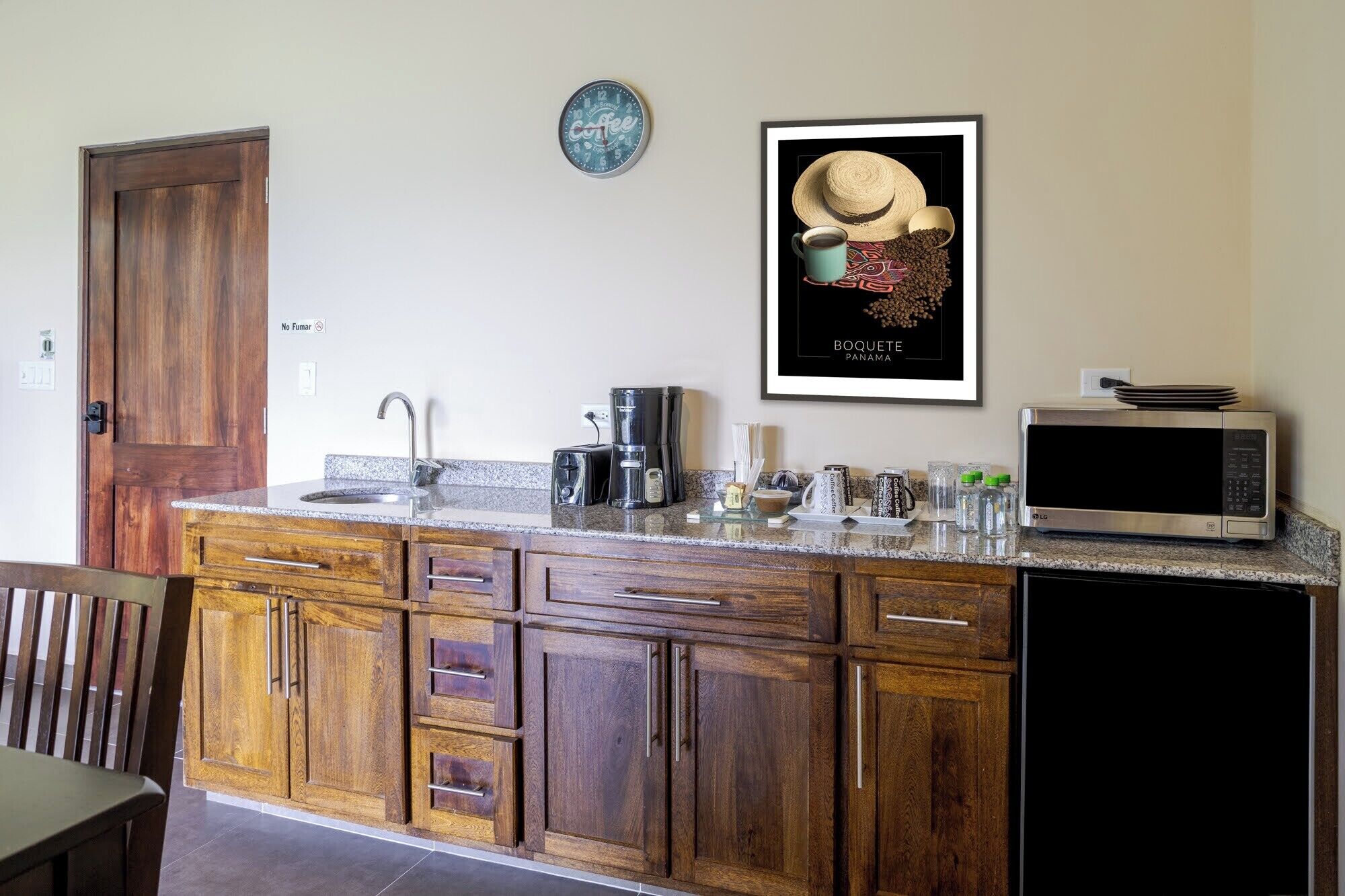 deluxe bungalow, 2 bedrooms | private kitchen | fridge, microwave, coffee/tea maker