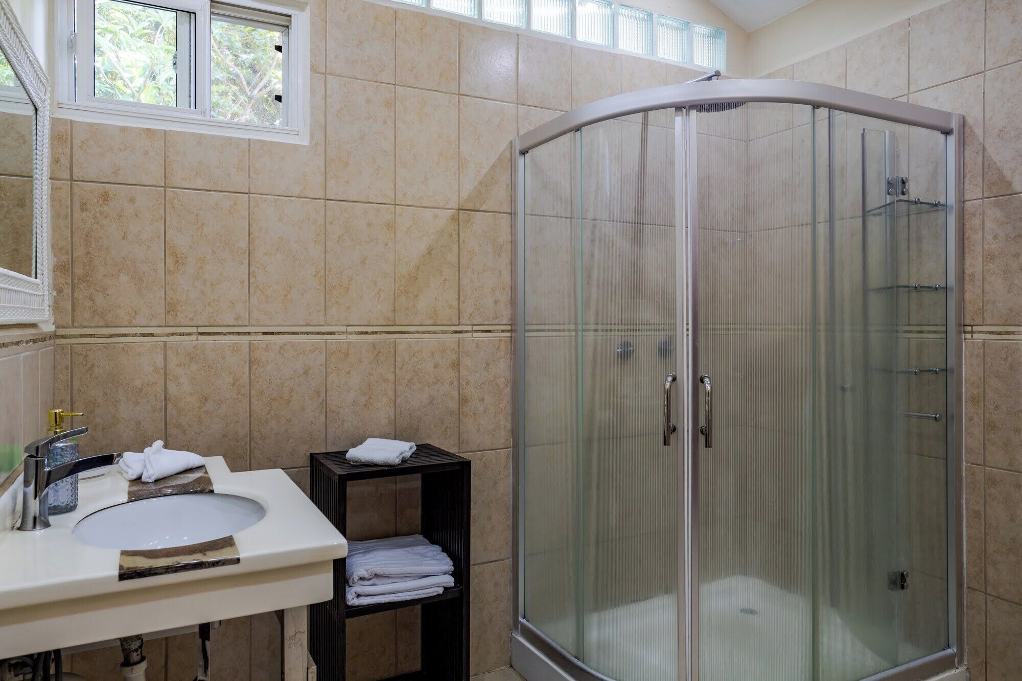 deluxe bungalow, balcony | bathroom | shower, free toiletries, hair dryer, towels