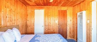 Green Acre Motel by OYO Near Rush County Airport