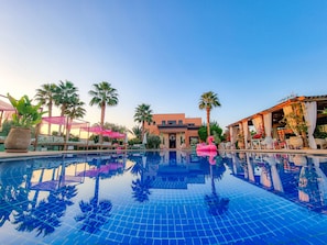 حمام سباحة