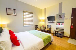 Double Room | Minibar, in-room safe, rollaway beds, free WiFi - ZEN Rooms Garden View Pampanga (Angeles City)