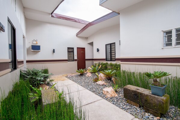 Property grounds - ZEN Rooms Garden View Pampanga (Angeles City)