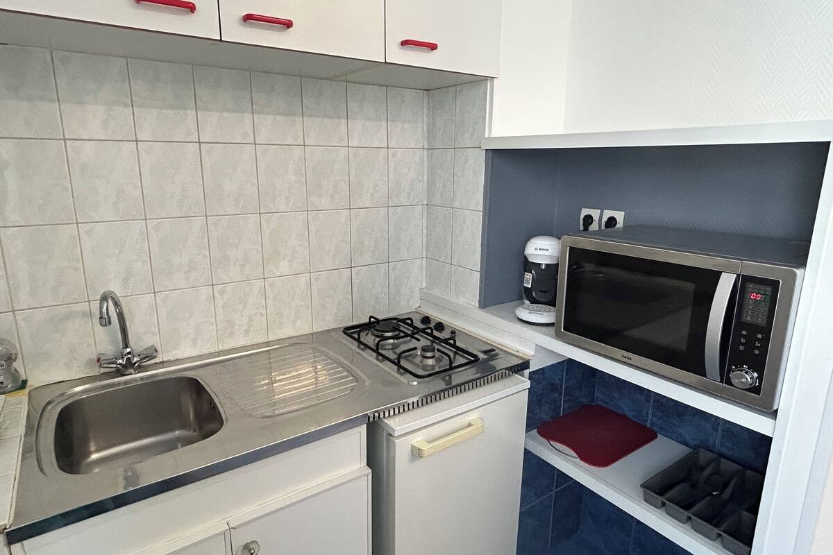 studio | soundproofing, free wifi, bed sheets