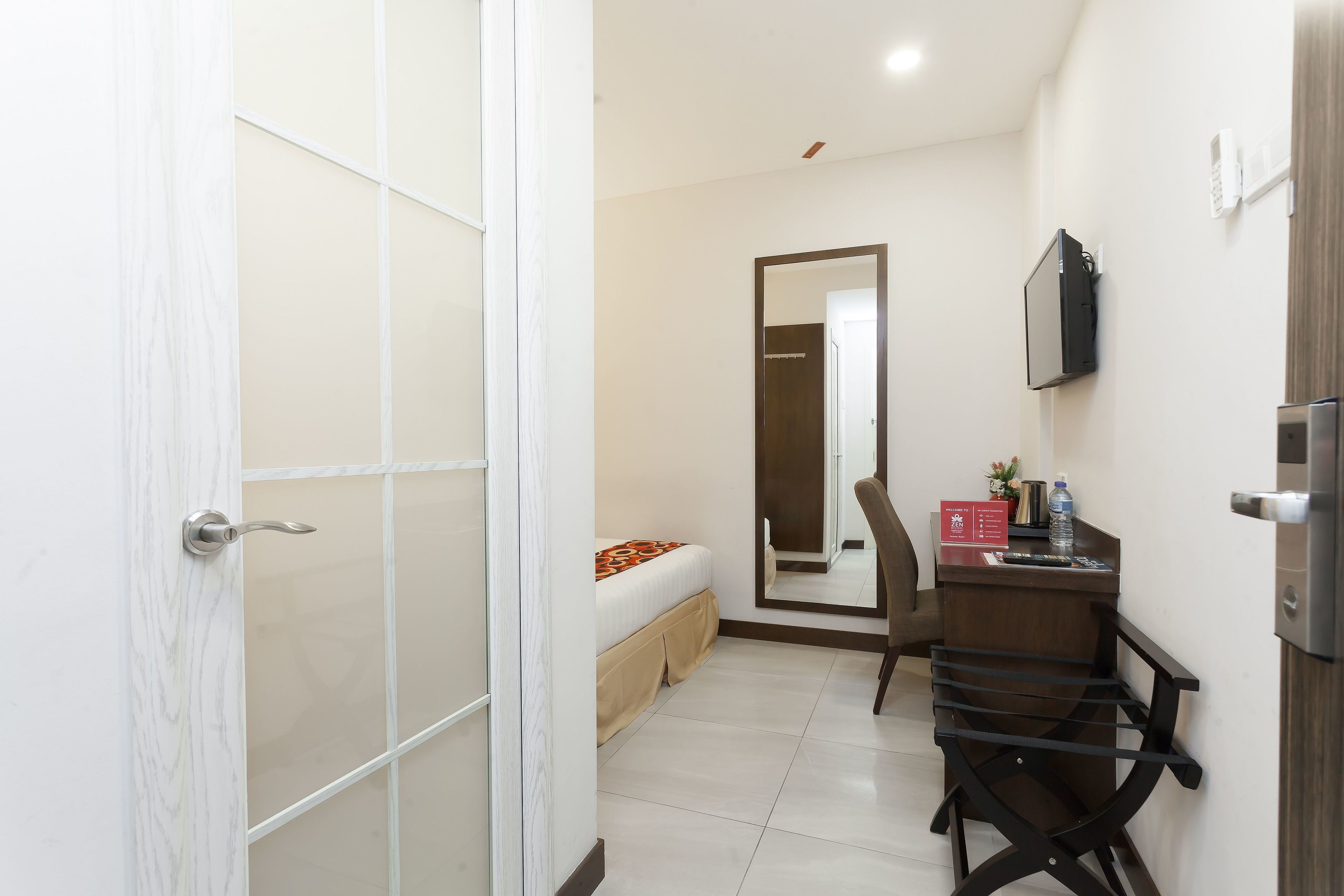 Desk, iron/ironing board, rollaway beds, free WiFi