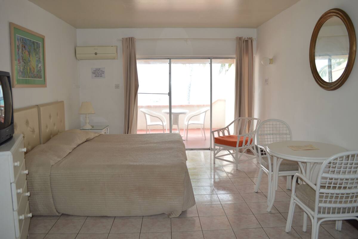 Room, Balcony, Ocean View | In-room safe, iron/ironing board, cribs (free)