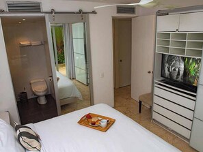 Luxury Apartment, 2 Bedrooms | 埃及棉床单、高档床上用品、客房内保险箱、特色装修